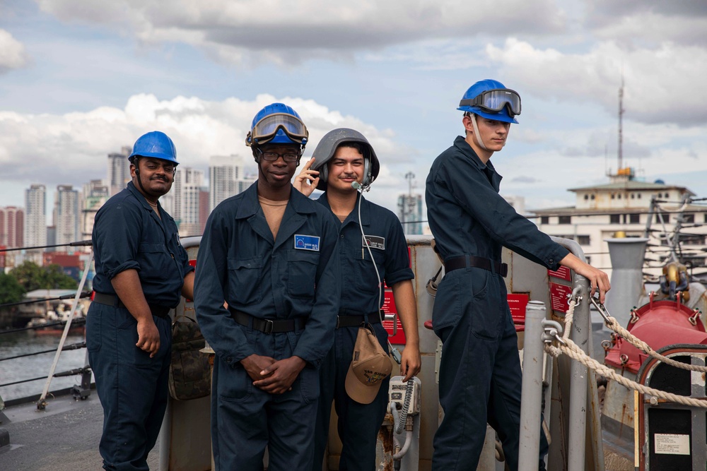 USS Higgins Conducts Sea-And-Anchor Evolution