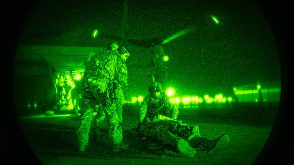 82nd ERQS, VMM-266, and 10 EAEF Collaborate on Personnel Recovery Training