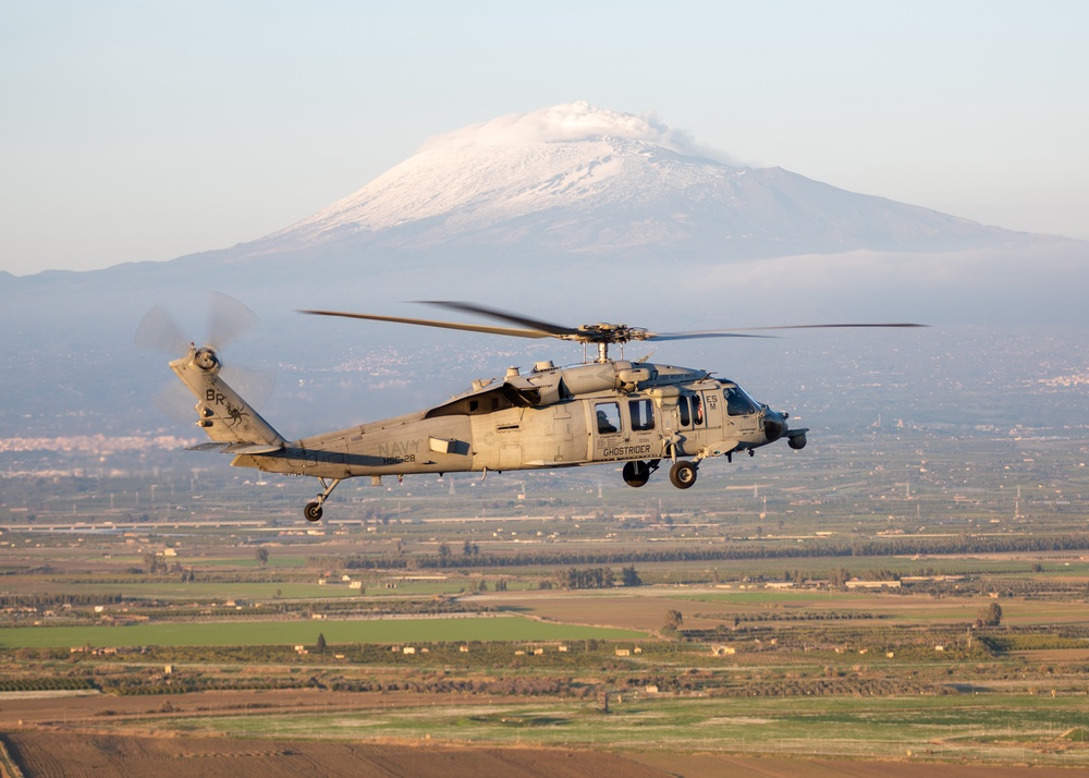 The &quot;Dragon Whales&quot; of HSC 28 fly above Sicily