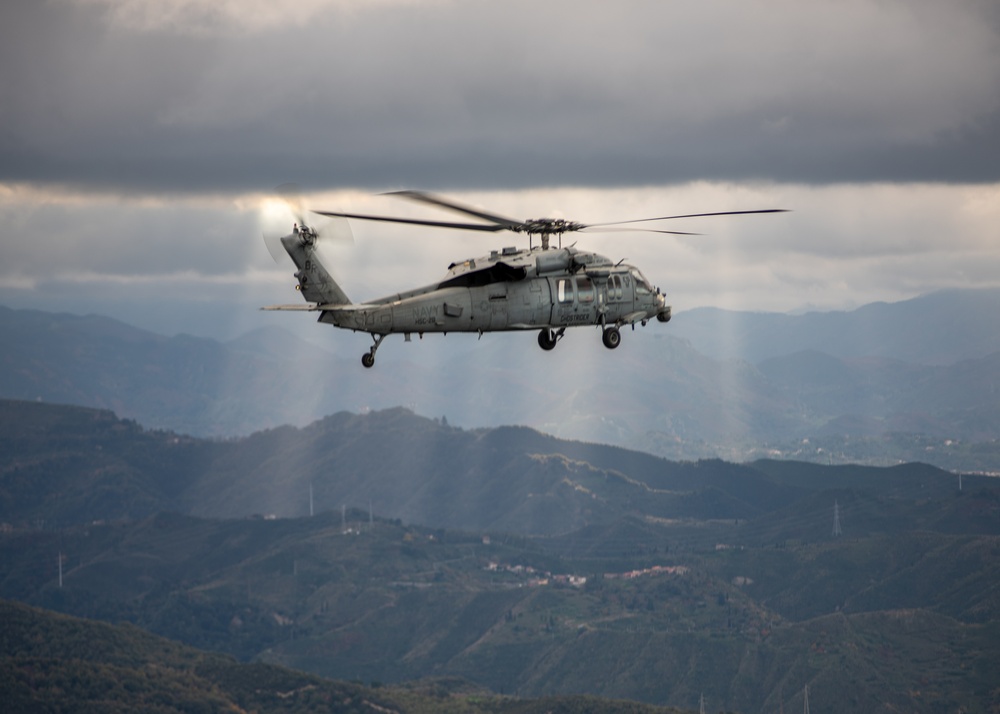 The &quot;Dragon Whales&quot; of HSC 28 fly above Sicily