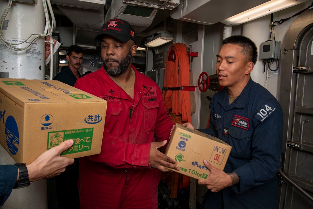 USS Sterett conducts routine operations as part of the Carl Vinson Carrier Strike Group