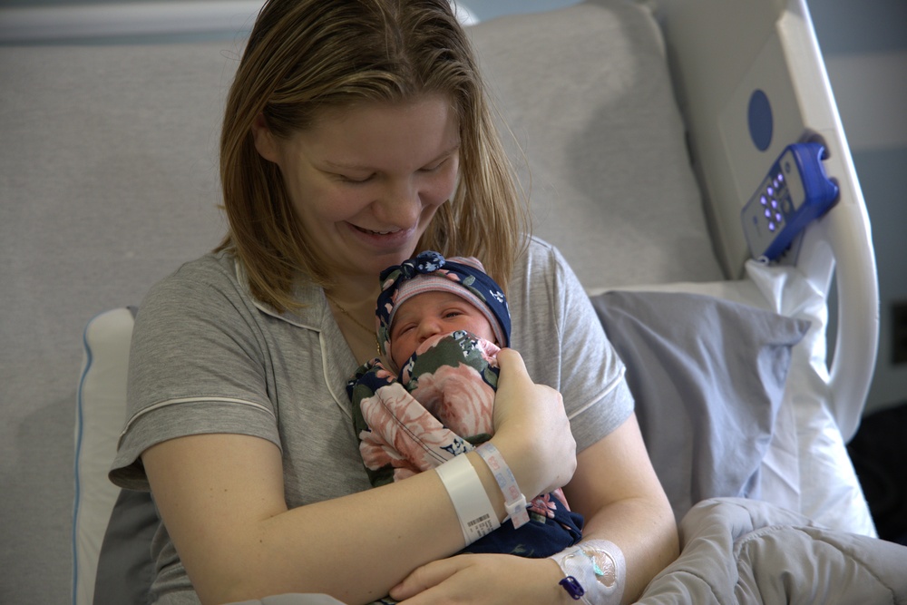 Navy mom gives birth to first baby of 2025 at Walter Reed