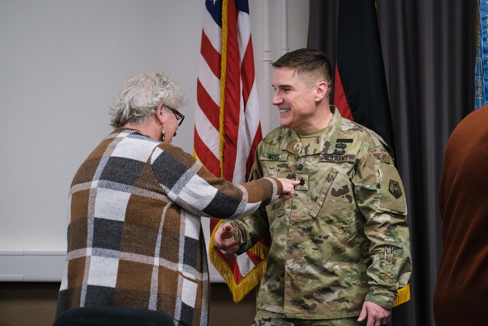 U.S. Army Reserve Public Affairs Officer promotes to Lt. Col.