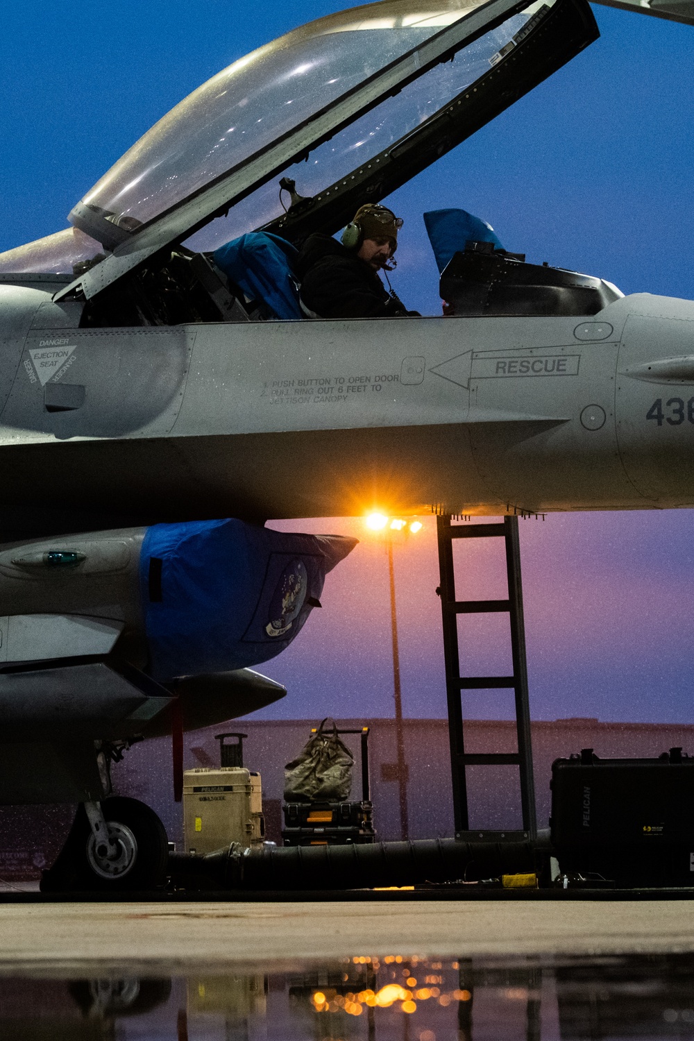 Airmen maintain F-16 readiness