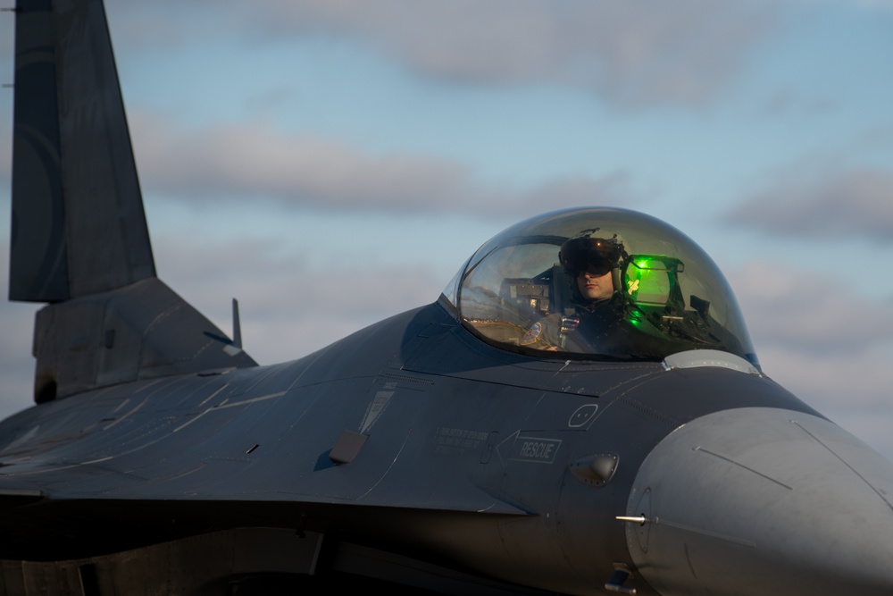 122nd Fighter Wing pilots train for mission readiness