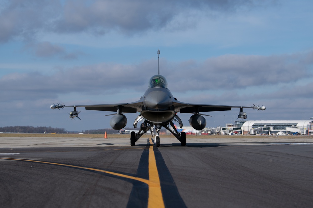 122nd Fighter Wing pilots train for mission readiness