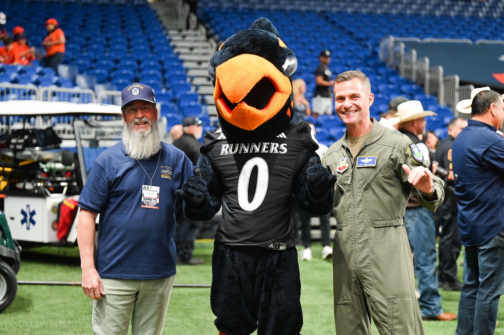 Maj. Gen. Larry Broadwell, 16th Air Force (Air Forces Cyber) deputy commander, had the incredible honor of attending a coin toss for the University of Texas at San Antonio versus North Texas game.