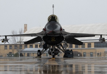 F-16s Ready to Operate in Any Weather