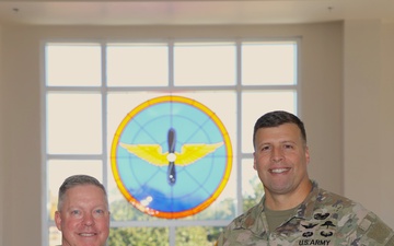 MG McCurry visit to AvCOE