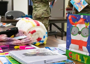 Iowa Troops Make Spirits Bright this Holiday