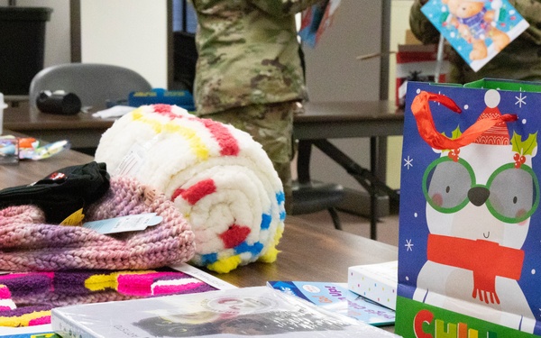 Iowa Troops Make Spirits Bright this Holiday