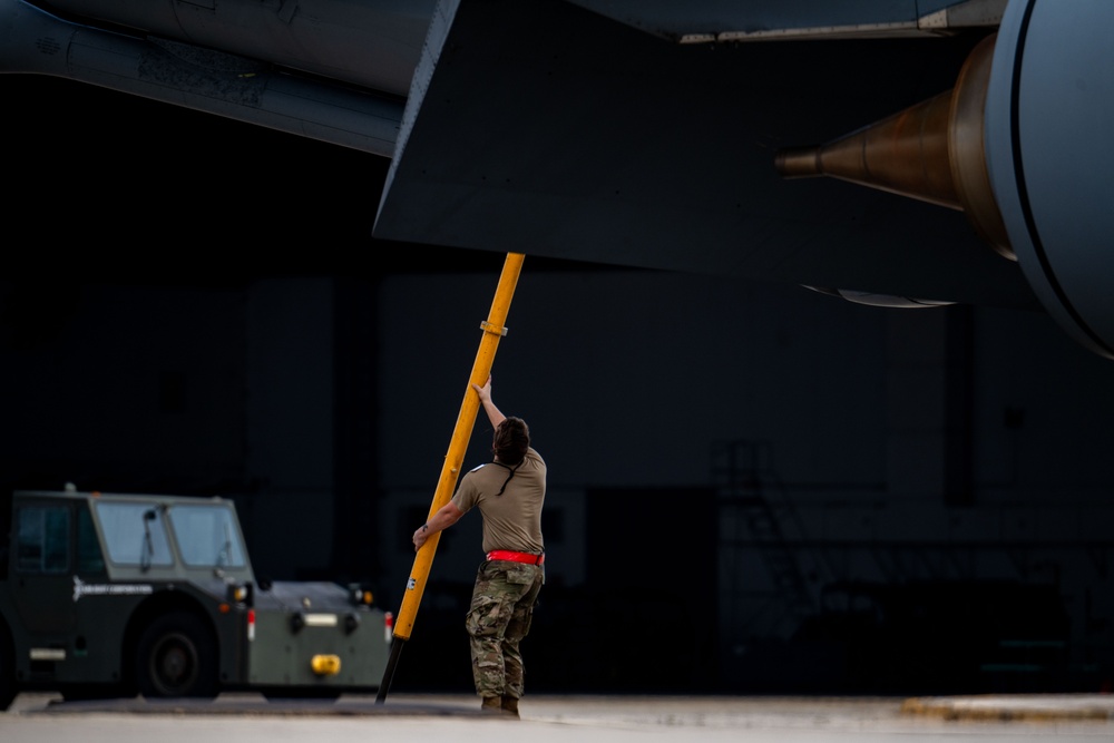 MacDill AFB prepares ahead of cold weather front