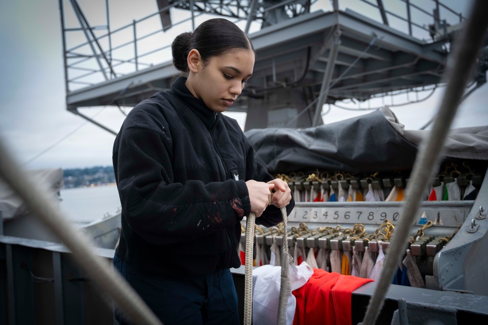 Nimitz Sailor Prepares to Shift Colors