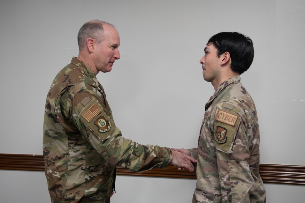 USFJ, 5AF commander receives Yokota immersion tour