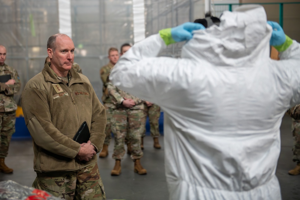 USFJ, 5AF commander receives Yokota immersion tour