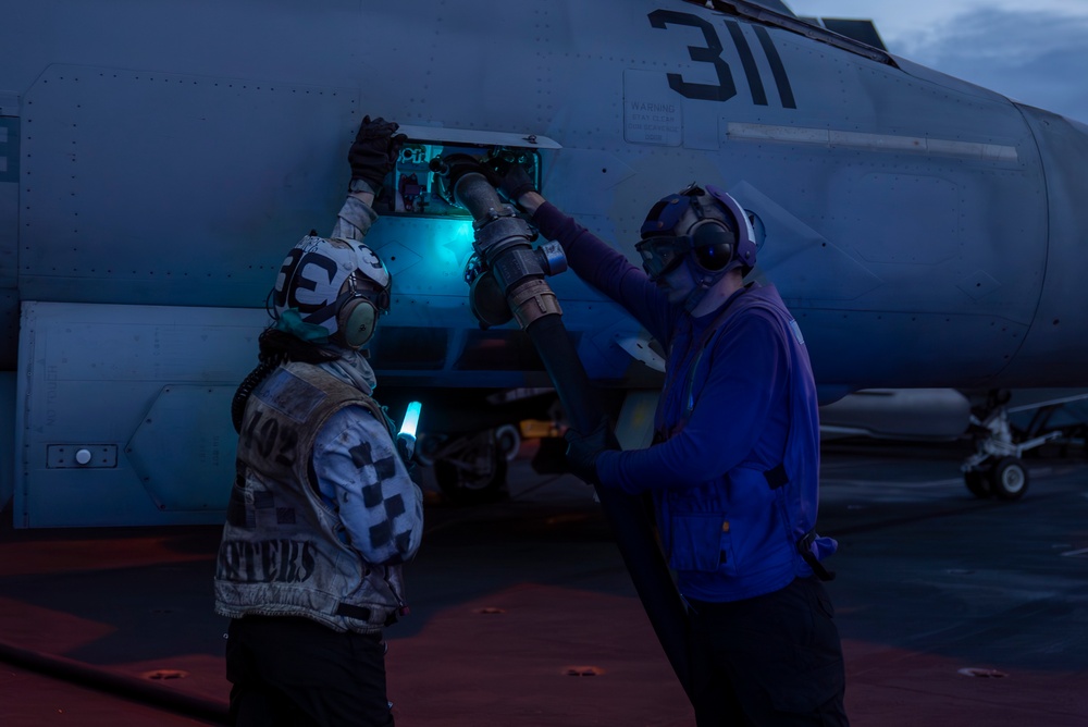 USS Carl Vinson (CVN 70) Conducts Routine Flight Operations in the South China Sea