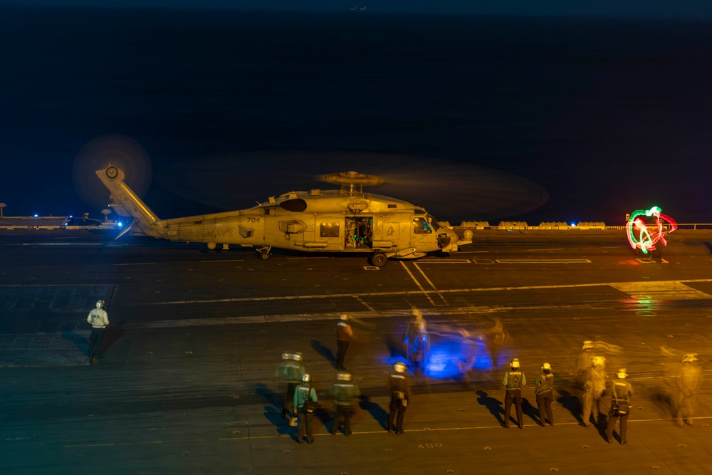 USS Carl Vinson (CVN 70) Conducts Routine Flight Operations in the South China Sea