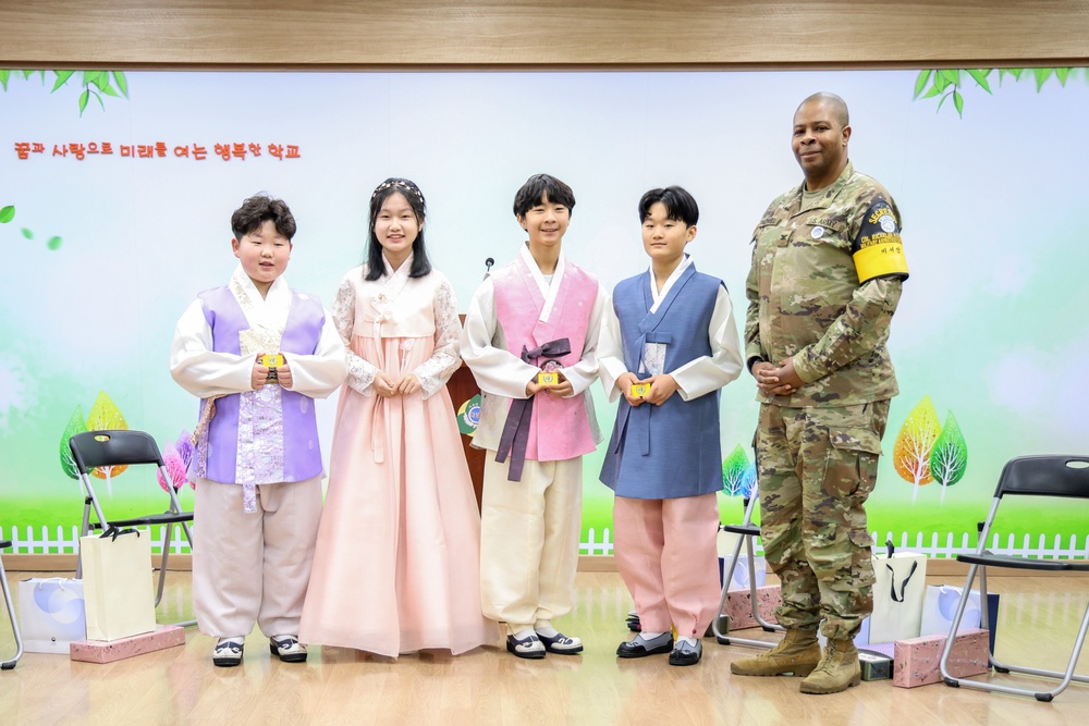 Only School in DMZ Celebrates 56th Graduation Ceremony