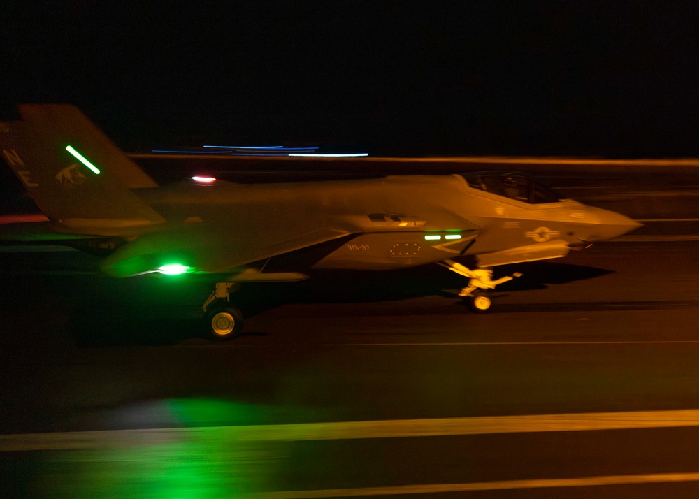 USS Carl Vinson (CVN 70) Conducts Routine Flight Operations in the South China Sea