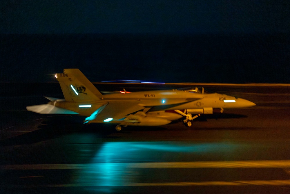 USS Carl Vinson (CVN 70) Conducts Routine Flight Operations in the South China Sea