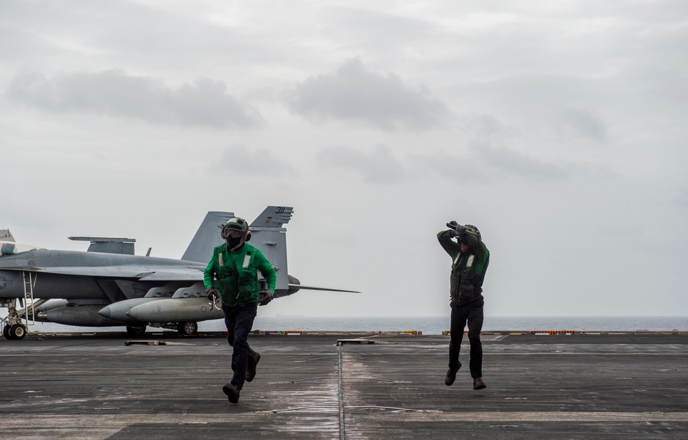 USS Carl Vinson (CVN 70) Conducts Routine Flight Operations in the South China Sea