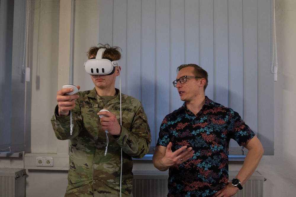 2CR Soldiers use VR for Counter Unmanned Aerial Systems Training