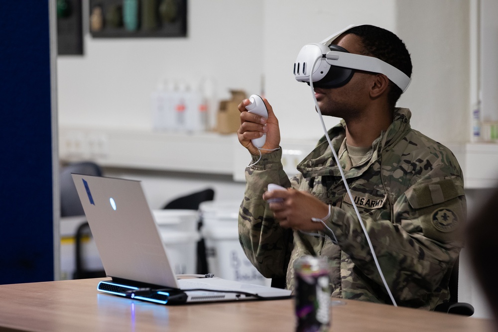 2CR Soldiers use VR for Counter Unmanned Aerial Systems Training