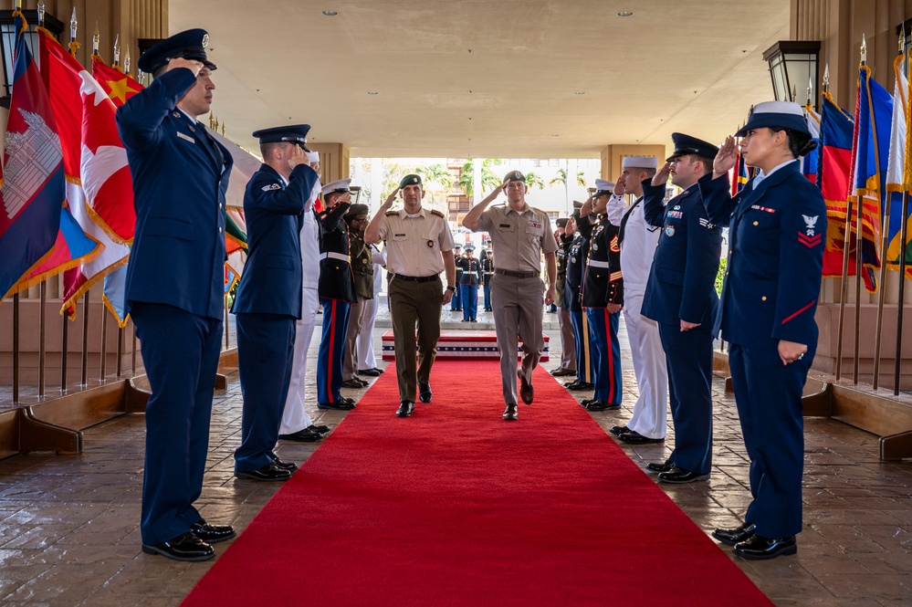 Lithuanian Chief of Defense visits Hawaii