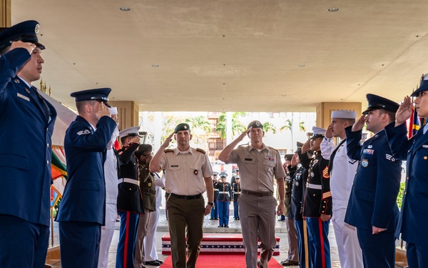 Lithuanian Chief of Defense visits Hawaii