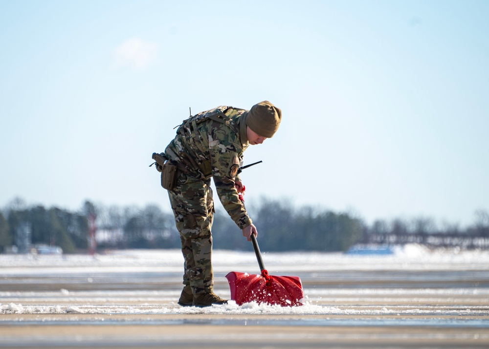 Joint Base Andrews supports State Funeral arrival for Jimmy Carter