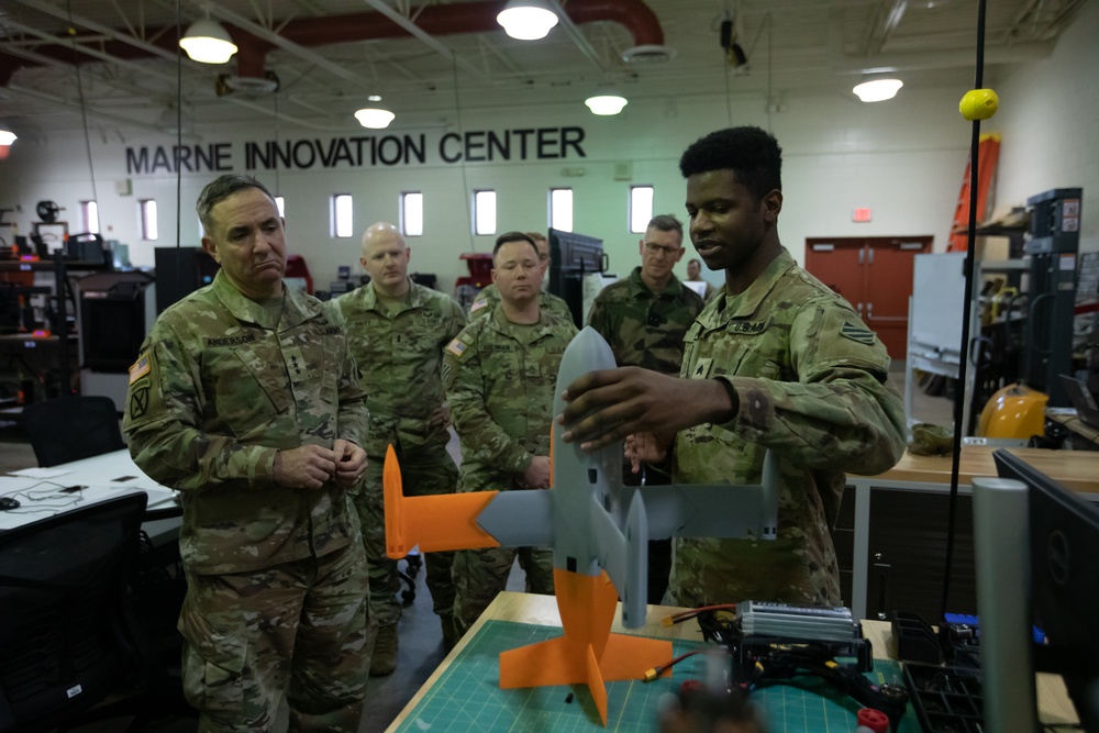 New Commanding General of XVIII Airborne Corps visits Fort Stewart