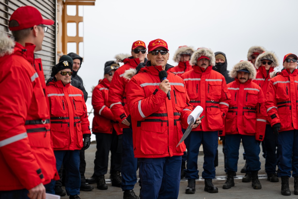 USCGC Polar Star (WAGB 10) transits the Southern Ocean en route to Antartica for Operation Deep Freeze