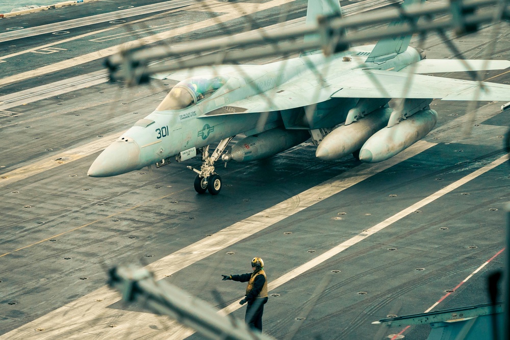 USS Carl Vinson (CVN 70) Conducts Routine Flight Operations in the South China Sea