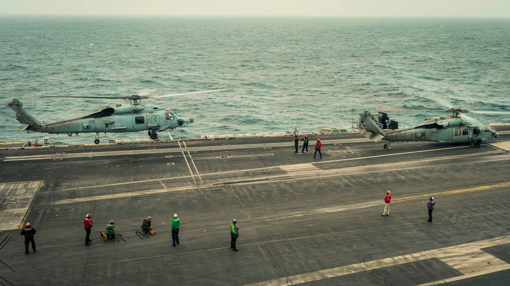 USS Carl Vinson (CVN 70) Conducts Routine Flight Operations in the South China Sea