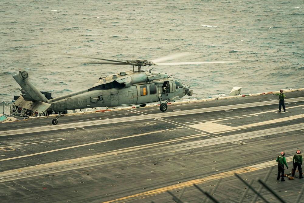 USS Carl Vinson (CVN 70) Conducts Routine Flight Operations in the South China Sea