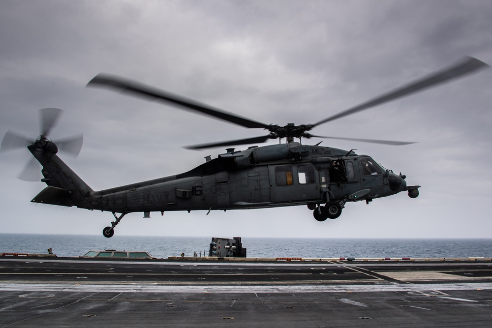 USS Carl Vinson (CVN 70) Conducts Routine Flight Operations in the South China Sea