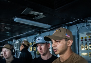 USS Carl Vinson (CVN 70) Conducts Routine Operations in the South China Sea