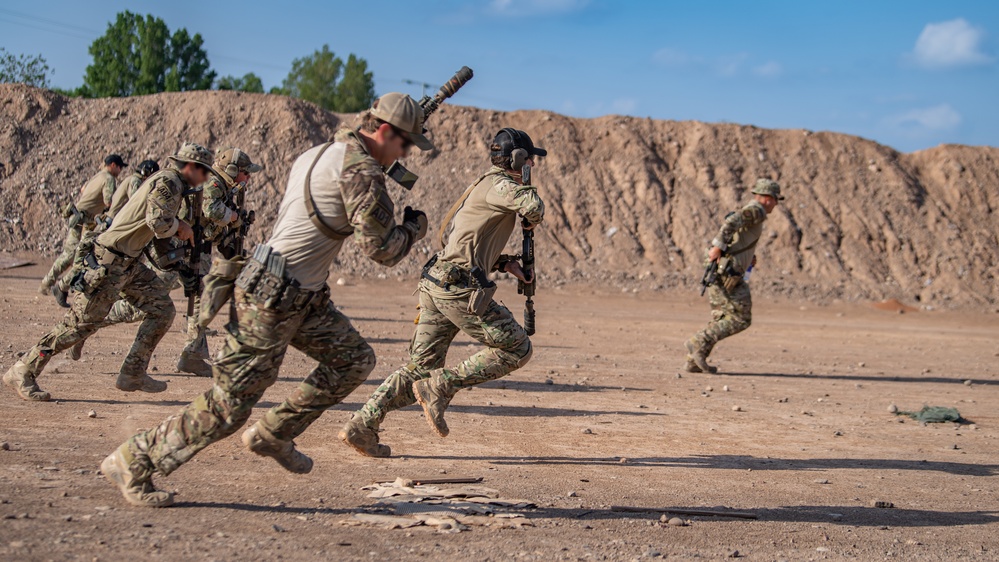 82nd ERQS Conducts Dynamic Firearms Training