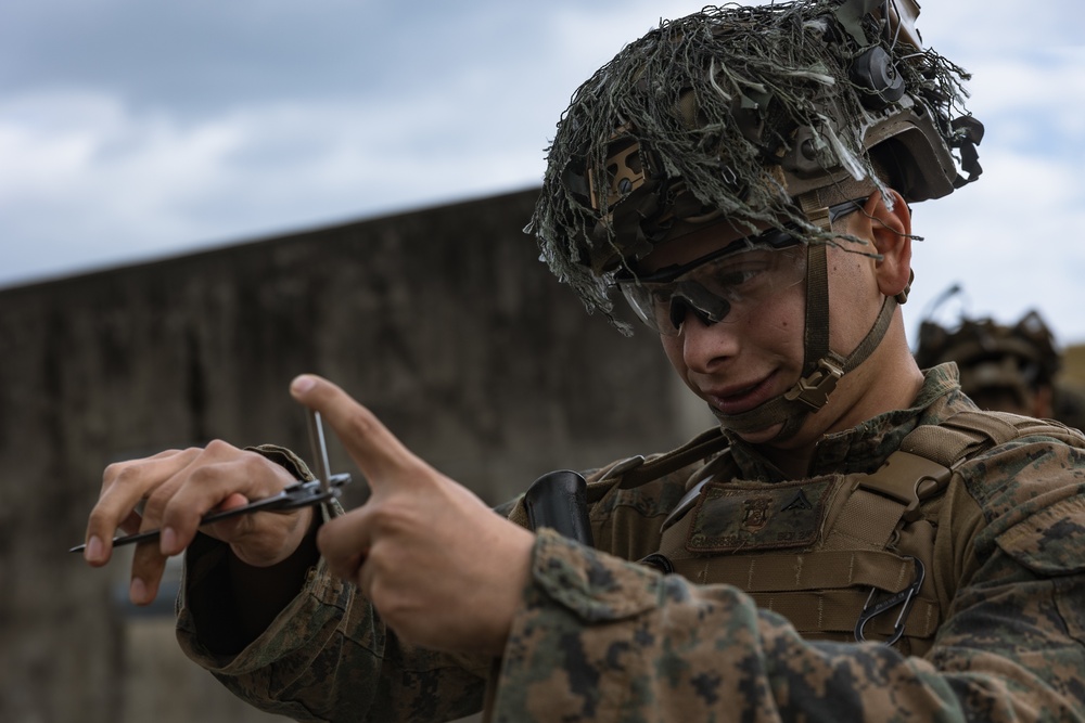 31st MEU | BLT 2/4 conducts urban breaching range