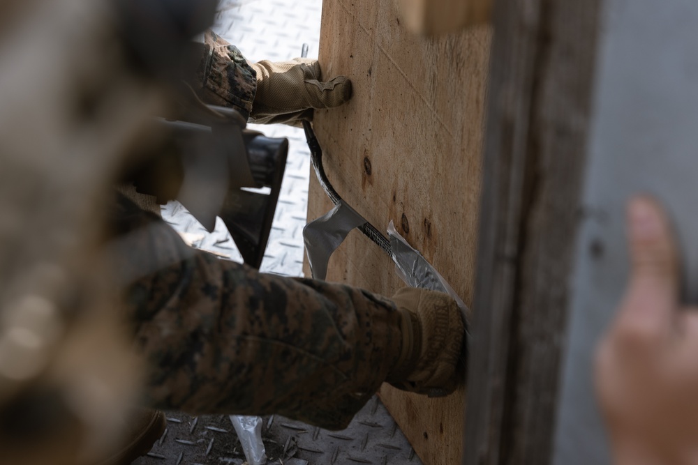 31st MEU | BLT 2/4 conducts urban breaching range