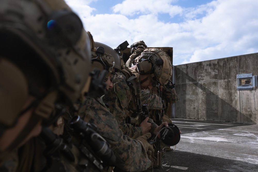 31st MEU | BLT 2/4 conducts urban breaching range