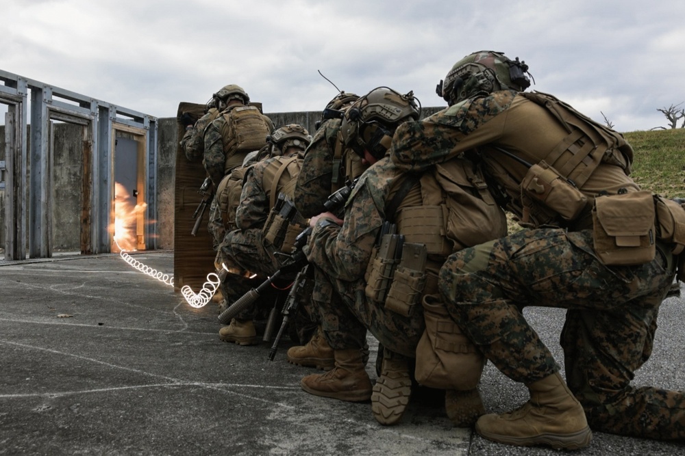 31st MEU | BLT 2/4 conducts urban breaching range