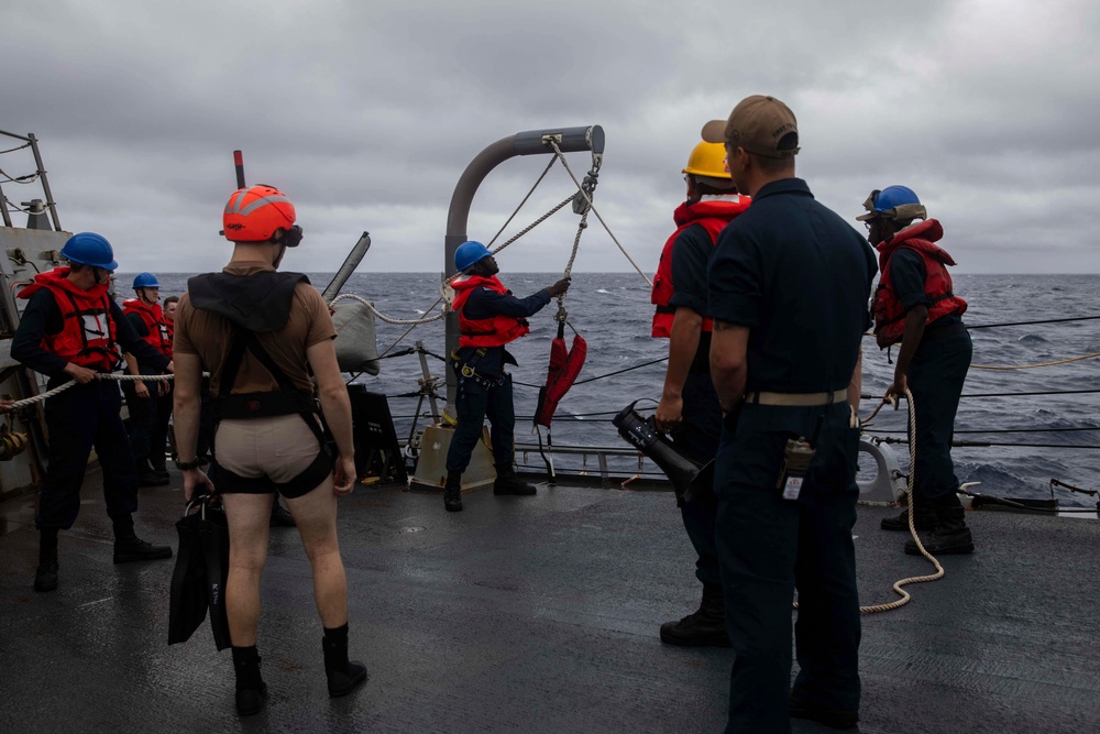 USS Higgins Conducts Man Overboard Drill