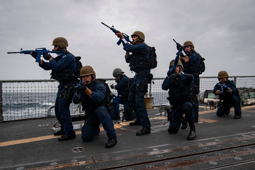 USS Sterett conducts routine operations as part of the Carl Vinson Carrier Strike Group