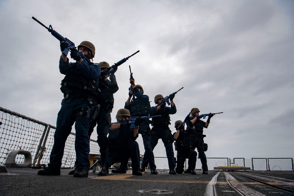 USS Sterett conducts routine operations as part of the Carl Vinson Carrier Strike Group