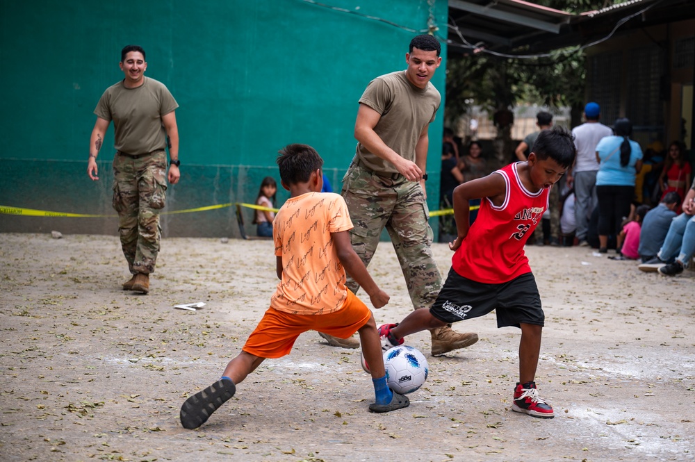 JTF-Bravo provides medical care to more than 1000 near Choluteca, Honduras