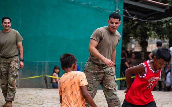 JTF-Bravo provides medical care to more than 1000 near Choluteca, Honduras