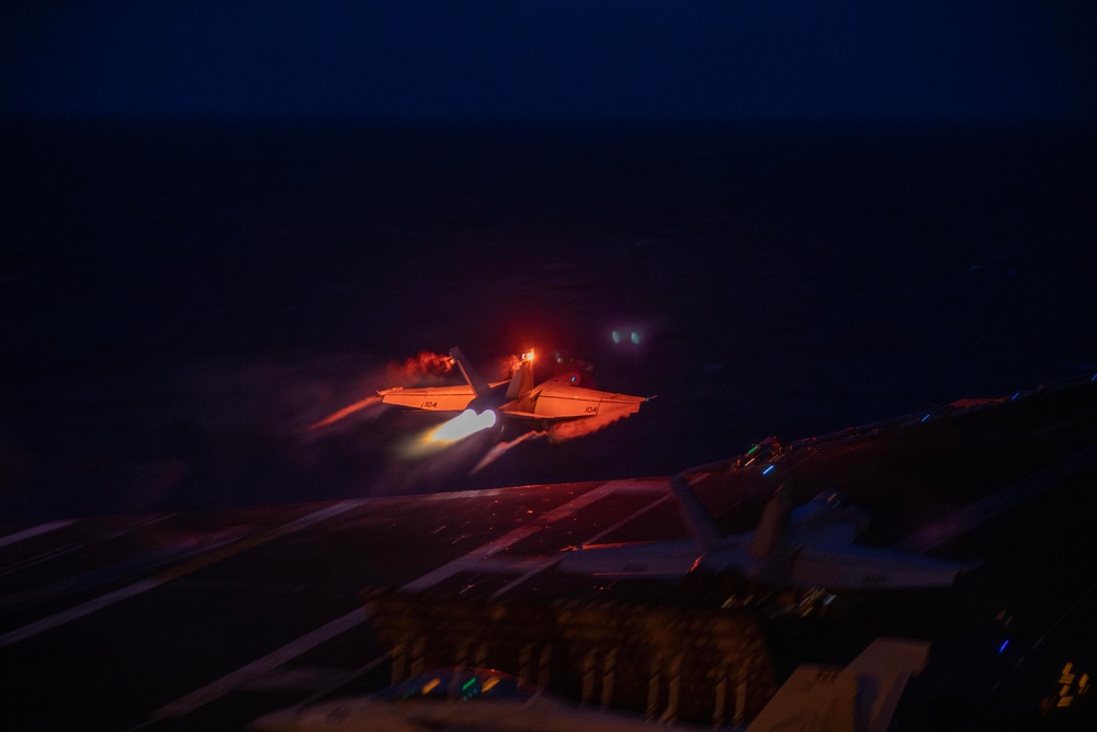 USS Carl Vinson (CVN 70) Conducts Routine Flight Operations in the South China Sea