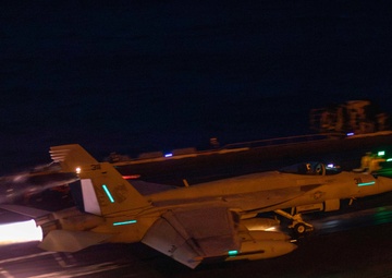 USS Carl Vinson (CVN 70) Conducts Routine Flight Operations in the South China Sea