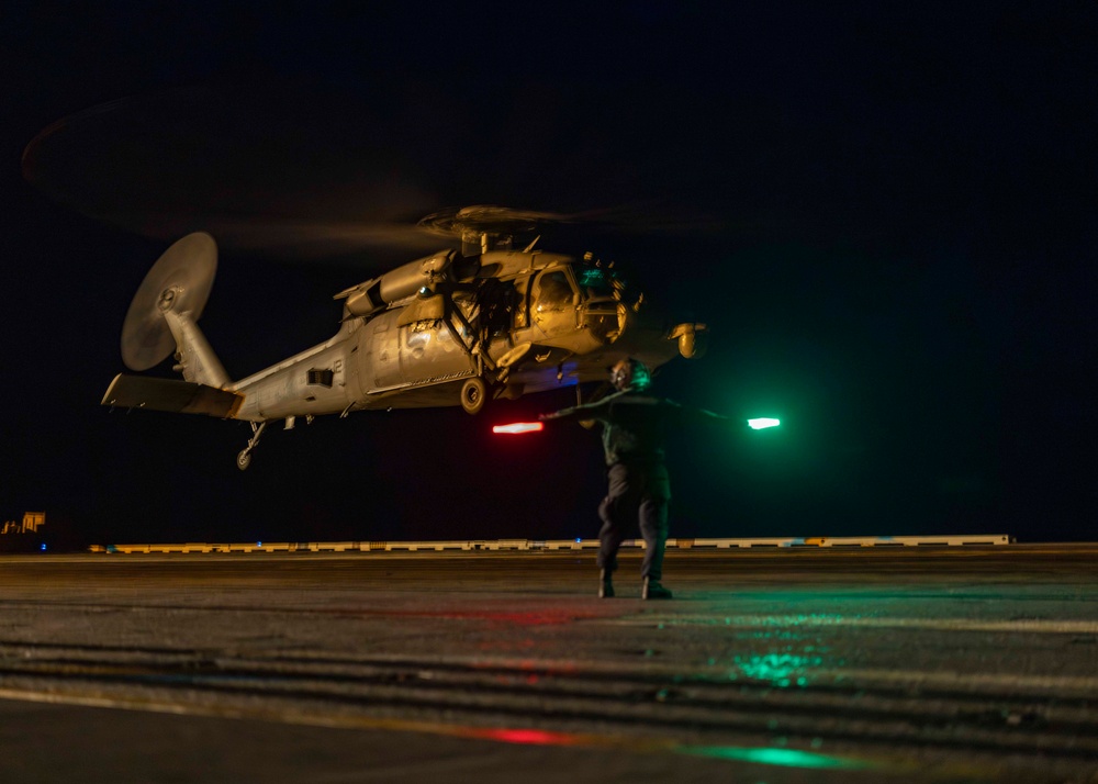 USS Carl Vinson (CVN 70) Conducts Routine Flight Operations in the South China Sea